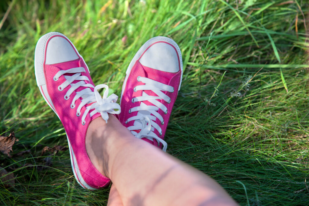 3 COMFORTABLE Converse Alternatives For Happier Feet! - Smart Family Money
